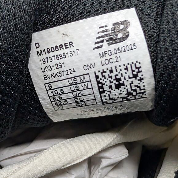 New Balance 1906R Women's Classic Sneakers Grey and Black Women's Size 10.5 - Picture 4 of 14